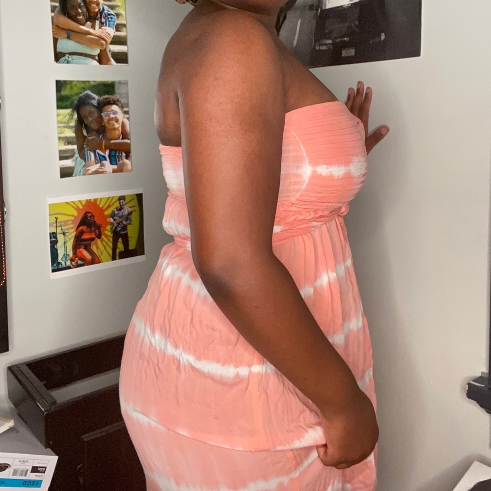 Dress - Picture 3 of 3